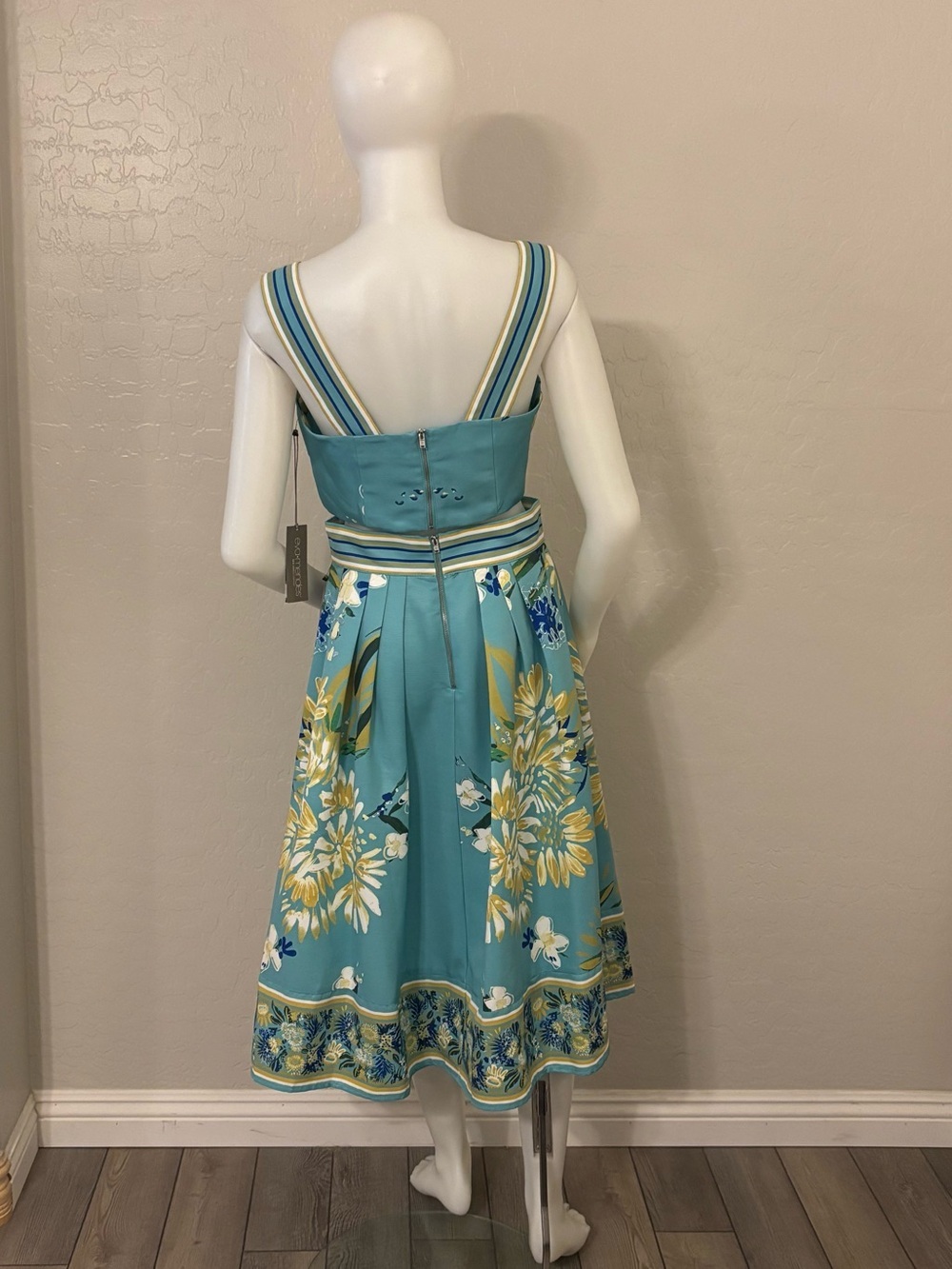 New York & Co X Eva Mendes Silene Crop Top and Skirt Set Size 6 - Picture 11 of 16